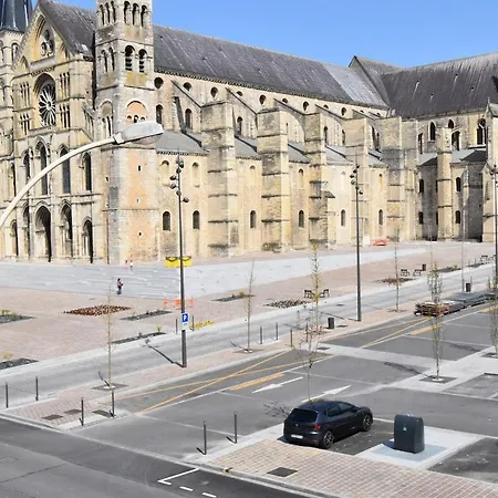 La Belle Chanteraine 80 M2 Vue Basilique * Реймс